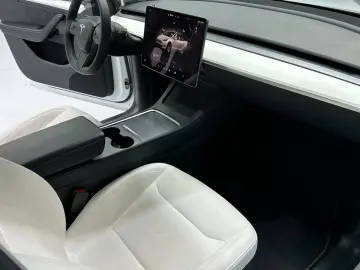 TESLA Model Y Dual AWD Navi