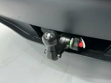 TESLA Model Y Dual AWD Navi