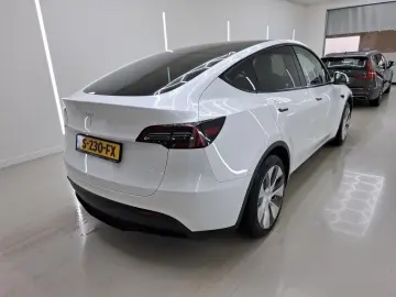 TESLA Model Y Standard RWD Plus