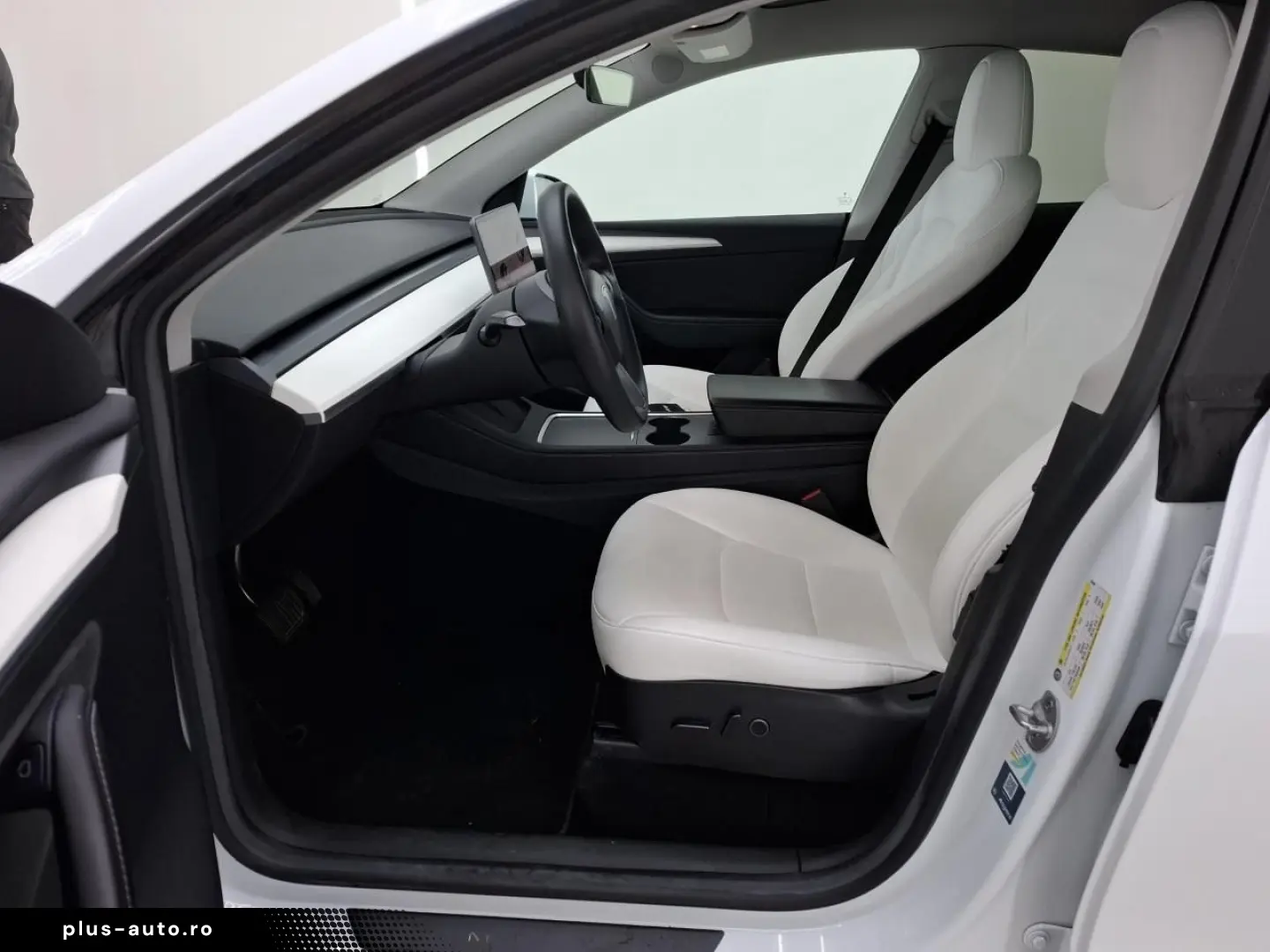 TESLA Model Y Standard RWD Plus