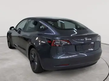 TESLA Model 3 RWD