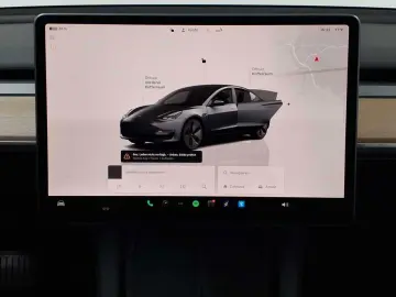 TESLA Model 3 RWD