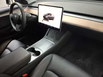 TESLA Model 3 RWD