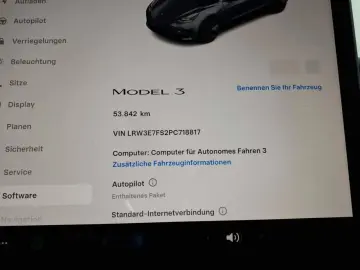 TESLA Model 3 RWD