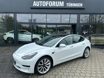 TESLA Model 3 RWD