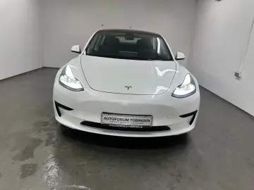 TESLA Model 3 RWD