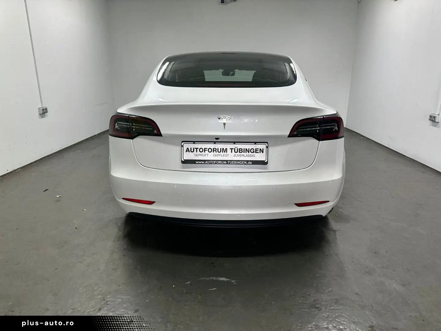 TESLA Model 3 RWD