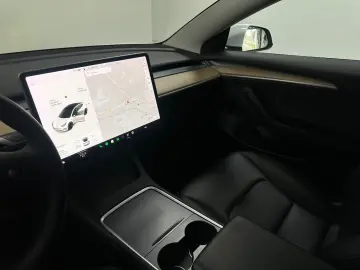 TESLA Model 3 RWD