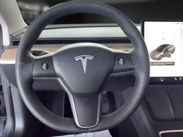 TESLA Model 3 Range Plus RWD Autopilot Pano Kamera LED