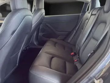 TESLA Model 3 Range Plus RWD Autopilot Pano Kamera LED