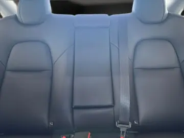 TESLA Model 3 Range Plus RWD Autopilot Pano Kamera LED