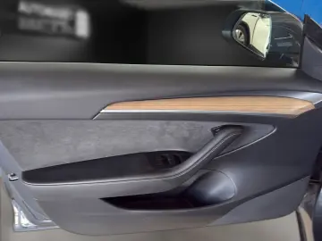 TESLA Model 3 Range Plus RWD Autopilot Pano Kamera LED