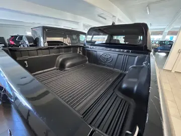 TOYOTA Hilux Double Cab Executive 4x4 Automatik