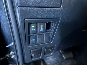 TOYOTA Hilux Double Cab Executive 4x4 Automatik