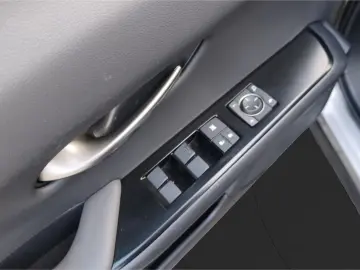 Lexus UX 300e  KAMERA ACC GJ-RÄDER !!