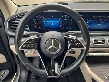 MERCEDES-BENZ GLS 450 d 4Matic