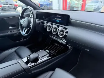MERCEDES-BENZ A 250 Leder GSD AHK Kamera Ambiente MBUX 1.Hd.