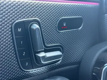 MERCEDES-BENZ A 250 Leder GSD AHK Kamera Ambiente MBUX 1.Hd.