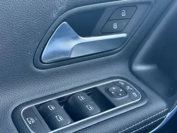 MERCEDES-BENZ A 250 Leder GSD AHK Kamera Ambiente MBUX 1.Hd.