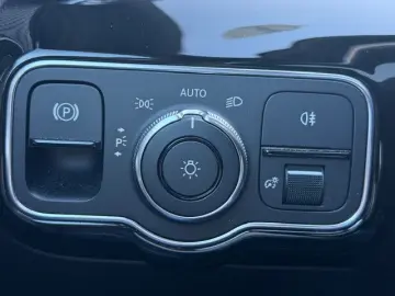 MERCEDES-BENZ A 250 Leder GSD AHK Kamera Ambiente MBUX 1.Hd.