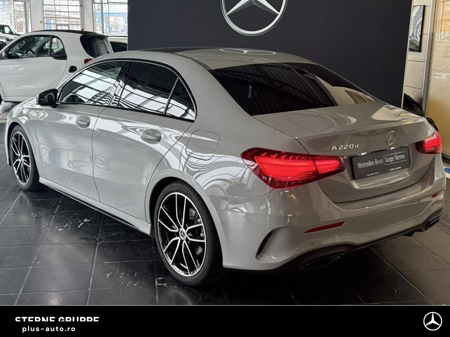 MERCEDES-BENZ A 220 d Lim. AMG Pano Multib AHK Ambi &hellip;