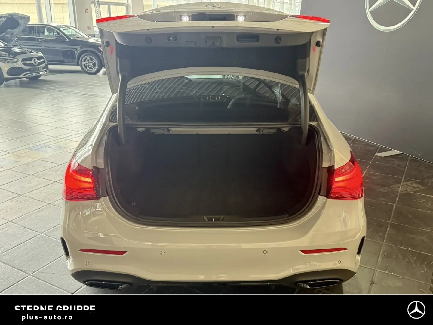 MERCEDES-BENZ A 220 d Lim. AMG Pano Multib AHK Ambi &hellip;