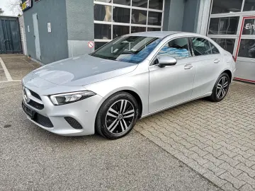 MERCEDES-BENZ A 180 Lim. Automatik NAVI MBUX R-CAM Teilleder