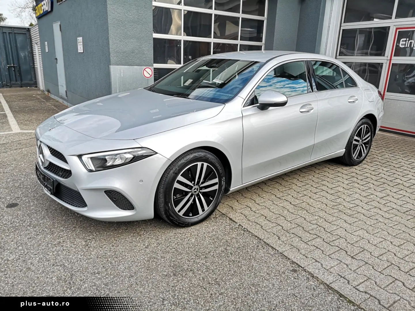 MERCEDES-BENZ A 180 Lim. Automatik NAVI MBUX R-CAM Teilleder