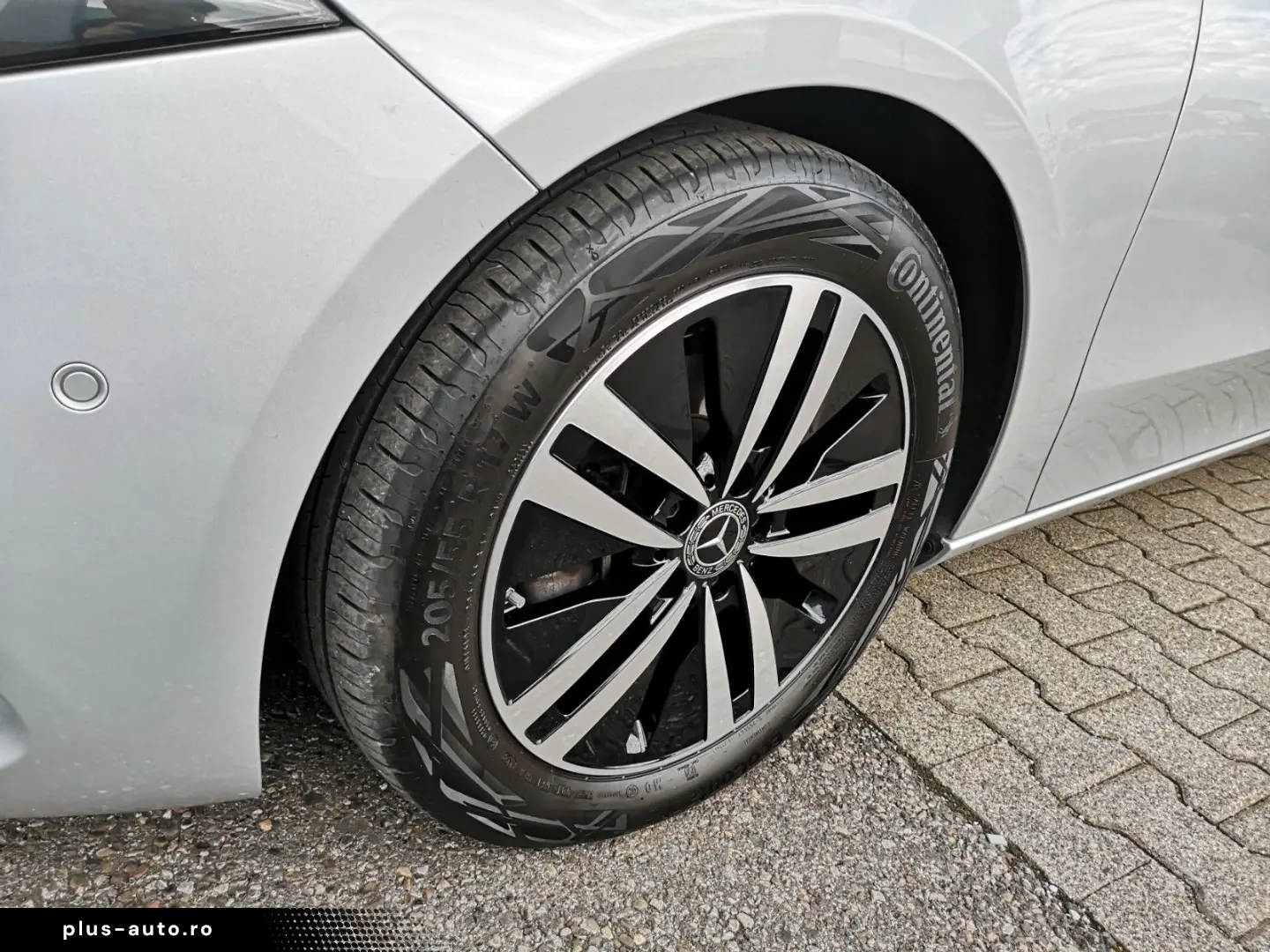 MERCEDES-BENZ A 180 Lim. Automatik NAVI MBUX R-CAM Teilleder