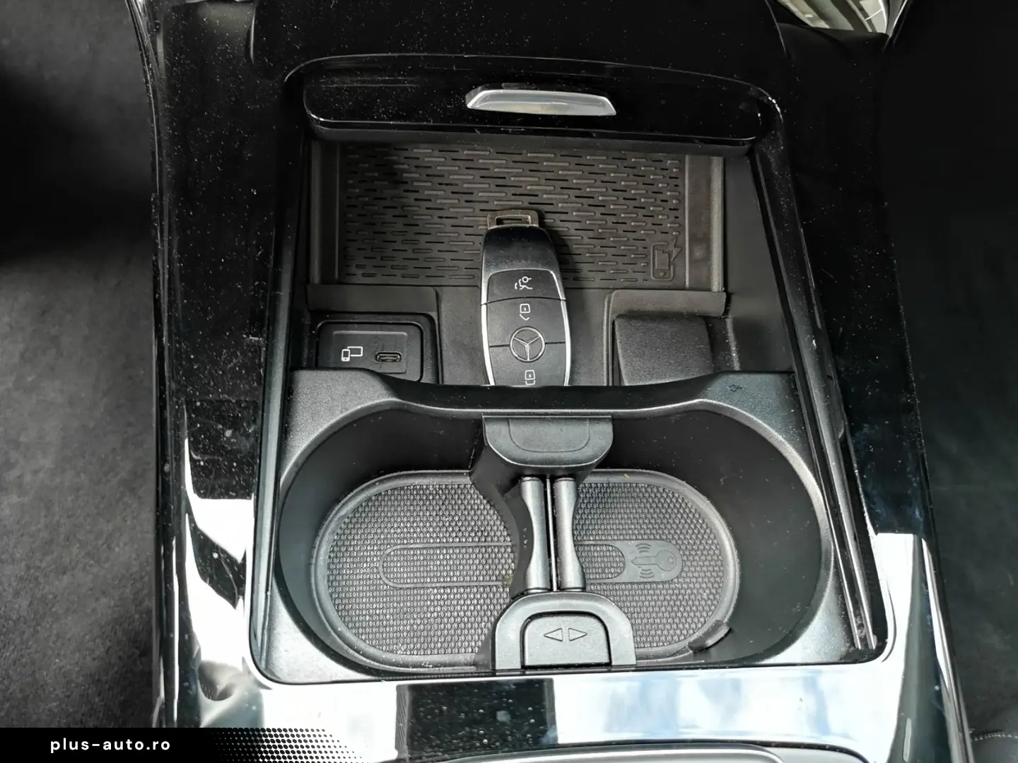 MERCEDES-BENZ A 180 Lim. Automatik NAVI MBUX R-CAM Teilleder