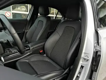 MERCEDES-BENZ A 180 Lim. Automatik NAVI MBUX R-CAM Teilleder