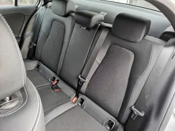 MERCEDES-BENZ A 180 Lim. Automatik NAVI MBUX R-CAM Teilleder