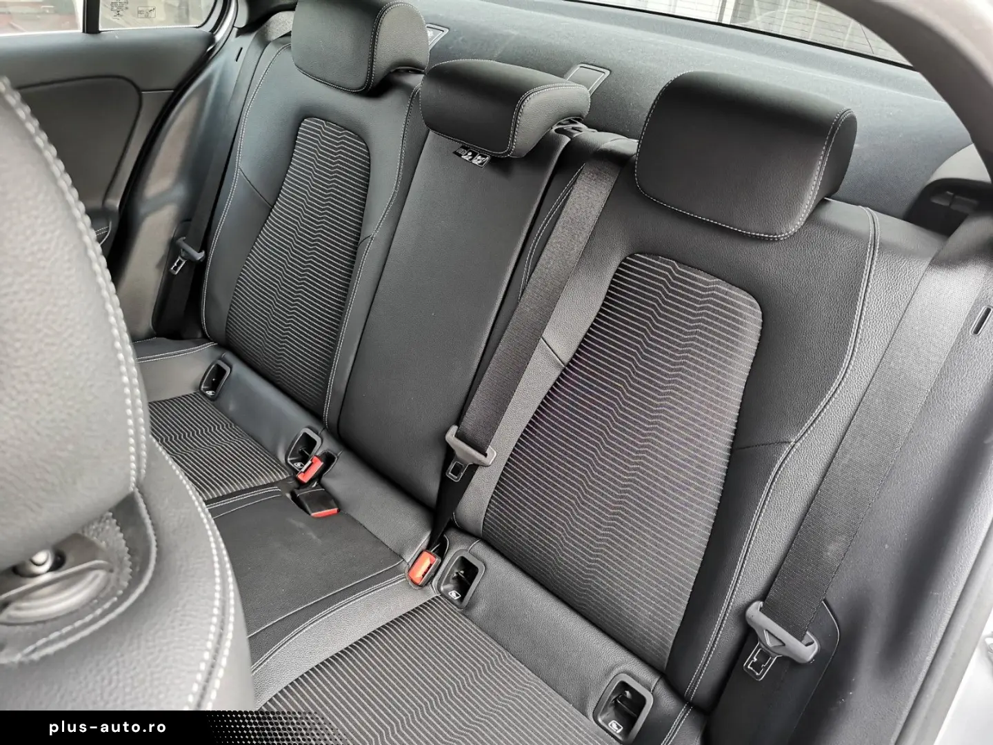 MERCEDES-BENZ A 180 Lim. Automatik NAVI MBUX R-CAM Teilleder