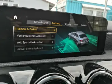 MERCEDES-BENZ A 180 Lim. Automatik NAVI MBUX R-CAM Teilleder