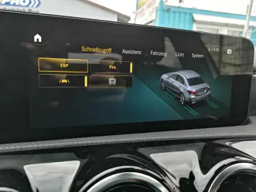 MERCEDES-BENZ A 180 Lim. Automatik NAVI MBUX R-CAM Teilleder