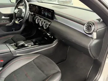 MERCEDES-BENZ CLA 200 AMG-LINE PANO ACC NIGHT-PAKET KAMERA