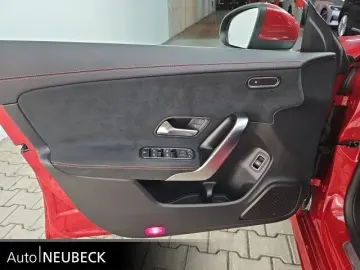 MERCEDES-BENZ CLA 220 d Coupé AMG Line Totwinkel Multibeam