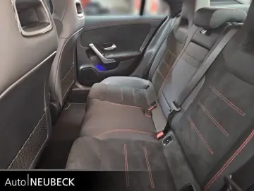 MERCEDES-BENZ CLA 220 d Coupé AMG Line Totwinkel Multibeam