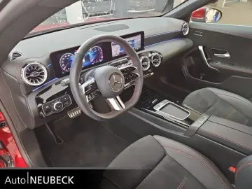 MERCEDES-BENZ CLA 220 d Coupé AMG Line Totwinkel Multibeam