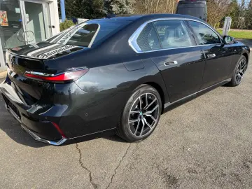 BMW 740d xDrive M Sport M Sportpaket B&W Surround