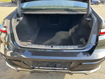 BMW 740d xDrive M Sport M Sportpaket B&W Surround