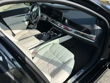 BMW 740d xDrive M Sport M Sportpaket B&W Surround