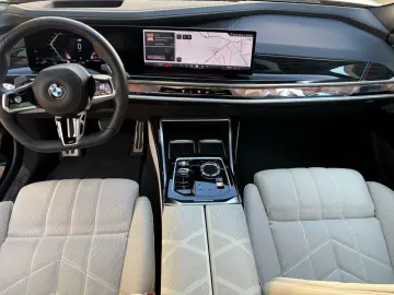 BMW 740d xDrive M Sport M Sportpaket B&W Surround