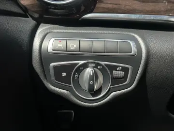 Mercedes-Benz V 300 d 237 CP RWD 9AT 2019