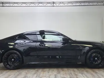 BMW M4 xDrive Competition Schale Carbon ACC 360