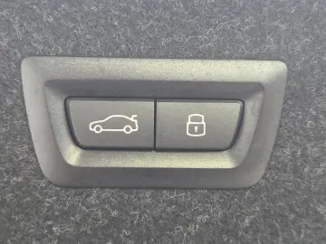 BMW M4 xDrive Competition Schale Carbon ACC 360