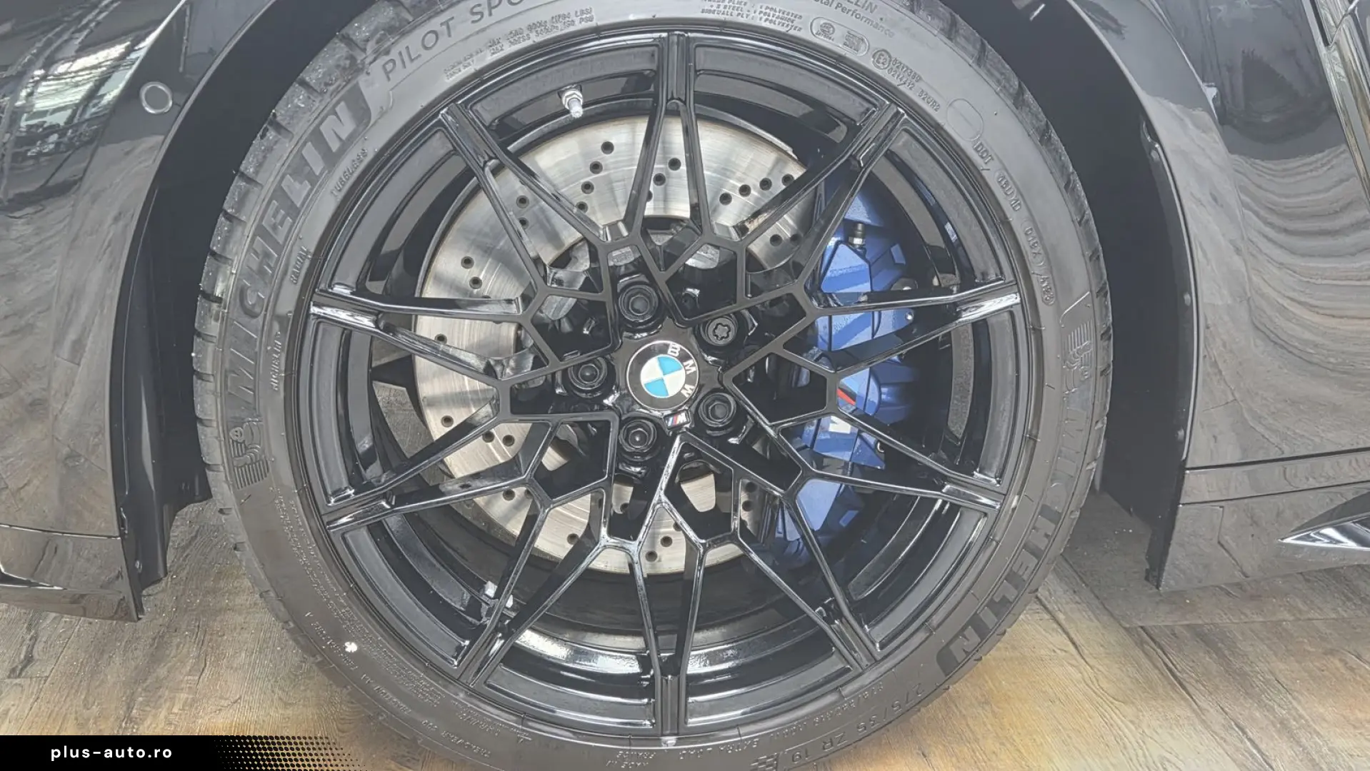 BMW M4 xDrive Competition Schale Carbon ACC 360