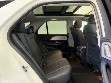 Mercedes-Benz GLE 350 de 4Ma NAVI LED PSD DISTR AHK AIRMAT
