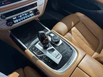 BMW 750 i xDrive 360 KAM LASER HUD G.SHD. ACC LIFT