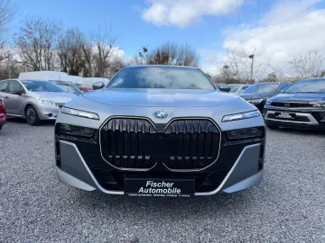 BMW 740 d xDrive M Sport LED PANO LEDER B&W STAND